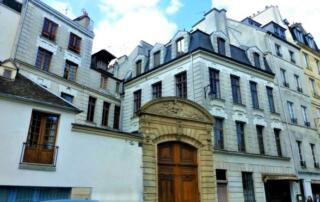 Petites églises et vieilles ruelles de Cluny à Notre Damee