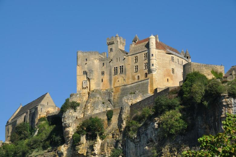 Châteaux privés et bastides en pays d'Aliénor