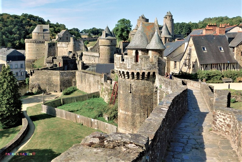 châteaux forts et manoirs de Bretagne