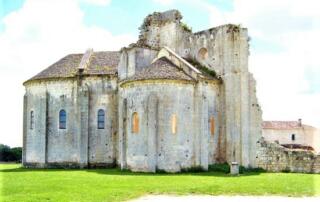 Le prieuré de Trizay et son église octogonale